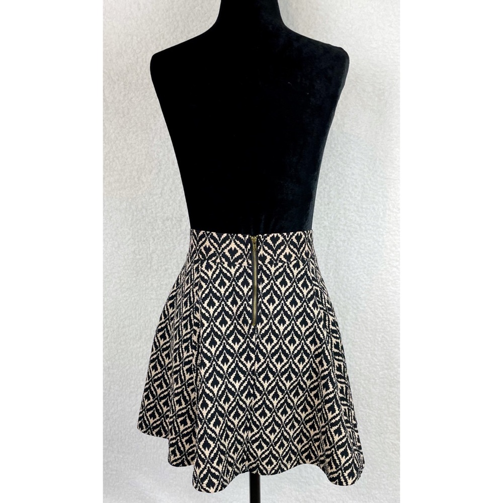 FORA • Tan and Black Geometric Print Skater Mini Skirt, XS - Picture 4 of 16
